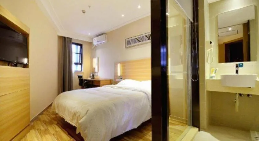 Bed in City Comfort Inn Wuhan Jiangxia Stadium