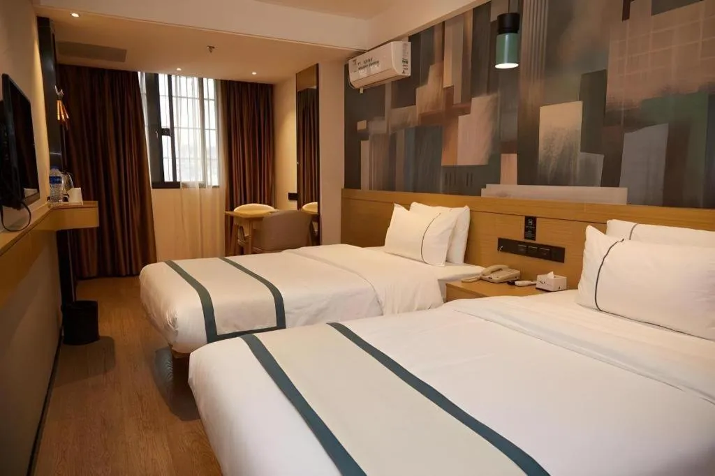 Bed in City Comfort Inn Guangzhou Shisanhang Shangxiajiu Pedestrian Street 1st Branch