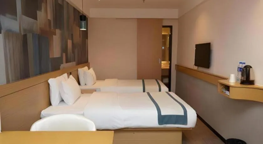 Bed in City Comfort Inn Guangzhou Shisanhang Shangxiajiu Pedestrian Street 1st Branch