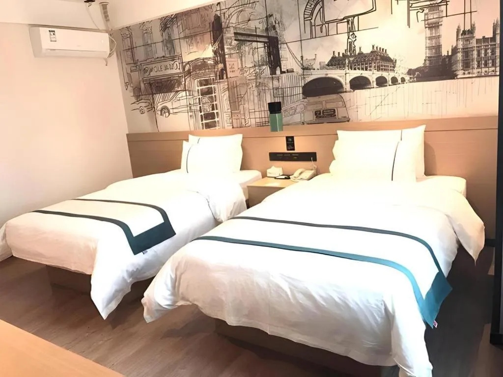 Bed in City Comfort Inn Guangzhou Shisanhang Shangxiajiu Pedestrian Street 1st Branch