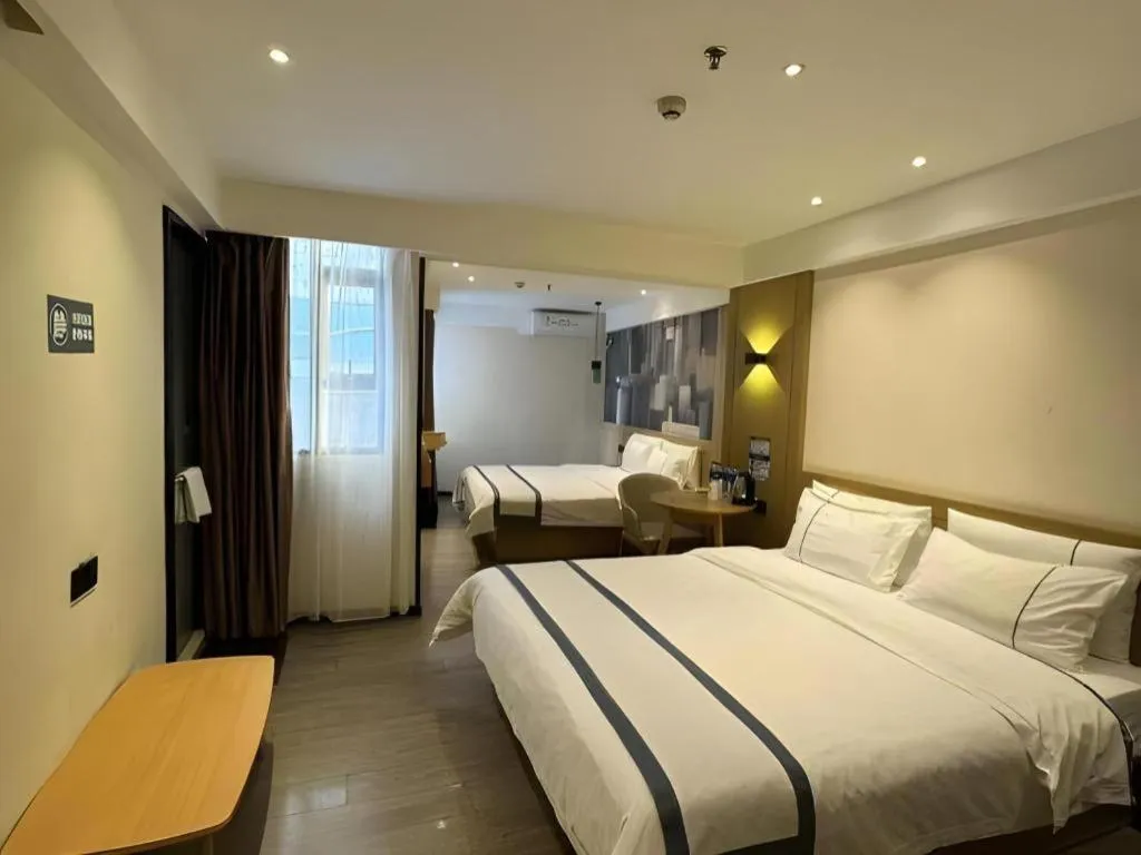 Bed in City Comfort Inn Guangzhou Shisanhang Shangxiajiu Pedestrian Street 1st Branch