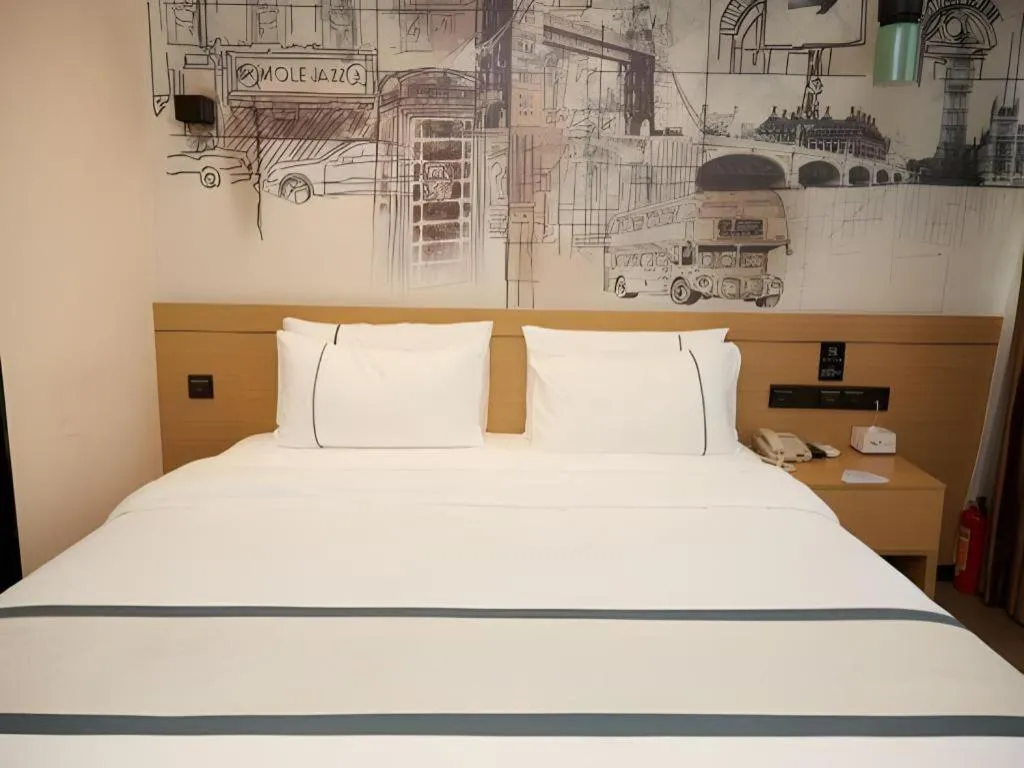 Bed in City Comfort Inn Guangzhou Shisanhang Shangxiajiu Pedestrian Street 1st Branch