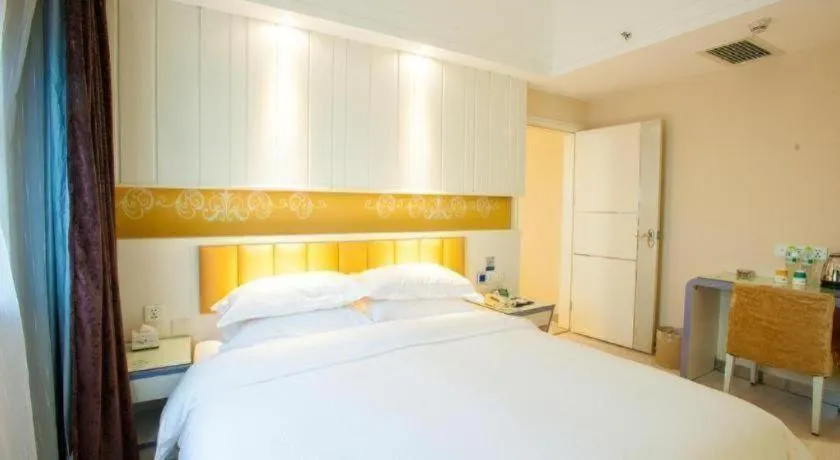 Bed in City Comfort Inn Wuhan Ikea