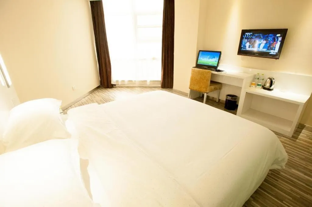 Bed in City Comfort Inn Wuhan Ikea