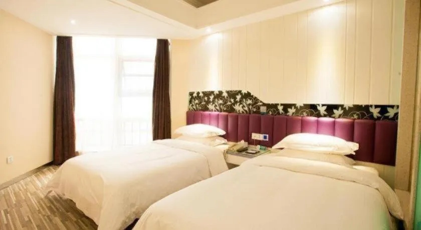 Bed in City Comfort Inn Wuhan Ikea