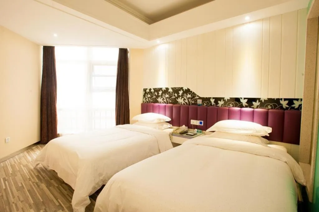 Bed in City Comfort Inn Wuhan Ikea