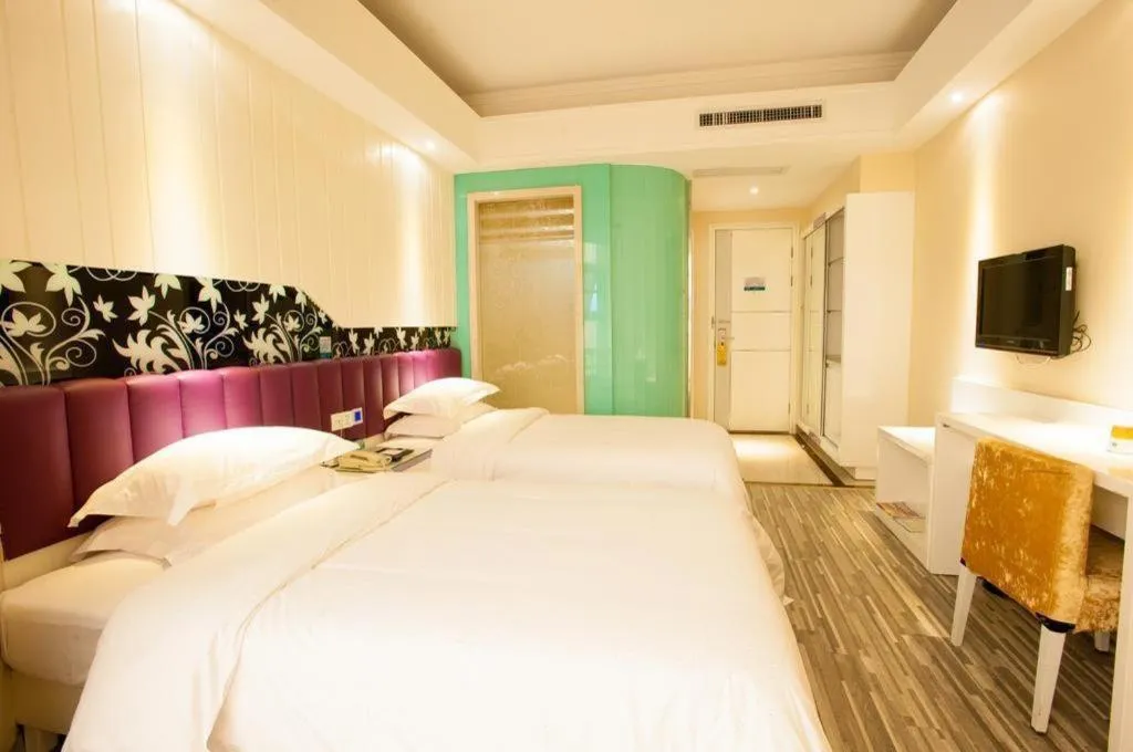 Bed in City Comfort Inn Wuhan Ikea