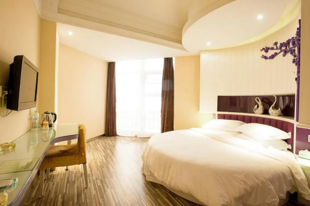 Bed in City Comfort Inn Wuhan Ikea