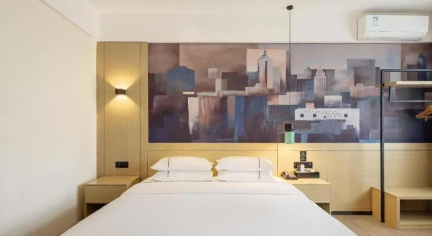 Bed in City Comfort Inn Wuhan Ikea