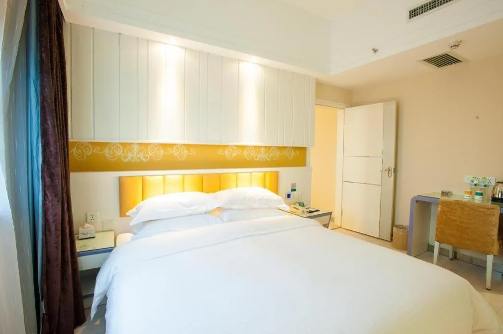 Bed in City Comfort Inn Wuhan Ikea