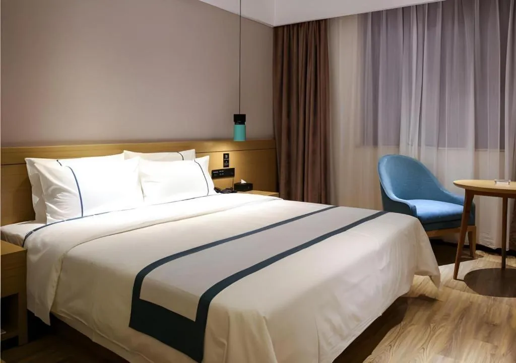 Bed in City Comfort Inn Wuhan Ikea