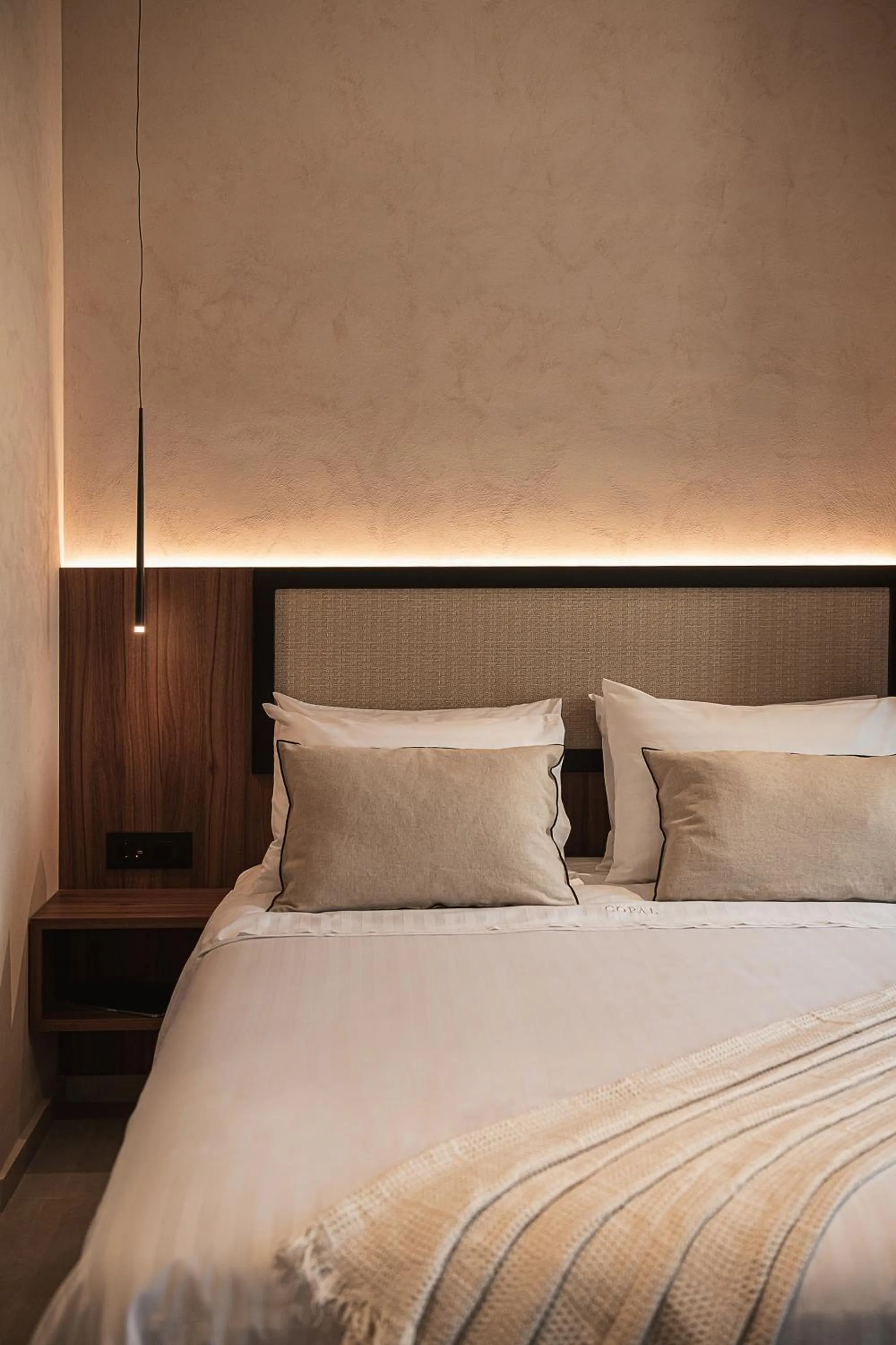 Bed in Copal Simple Staying