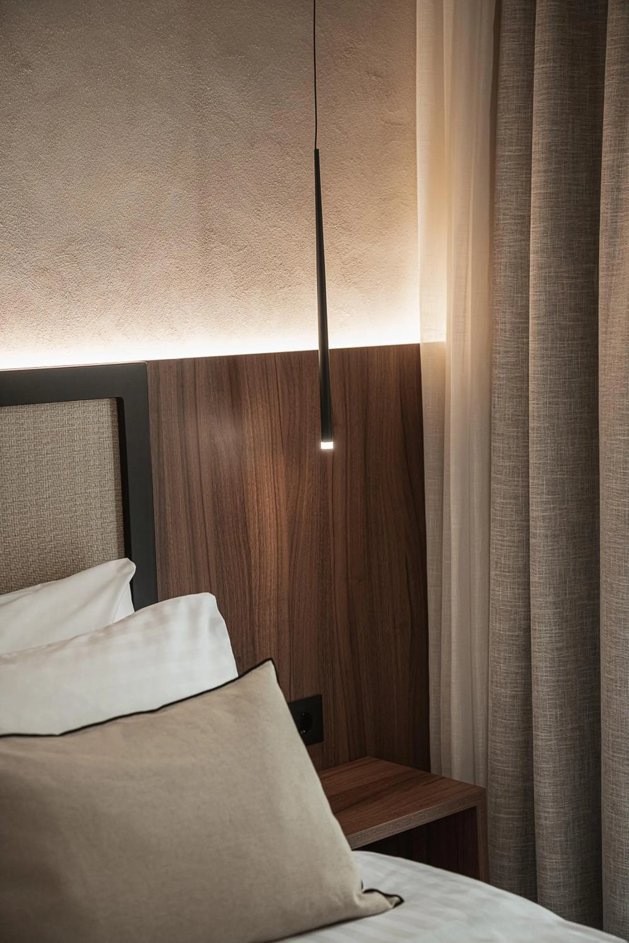 Decorative detail, Bed in Copal Simple Staying