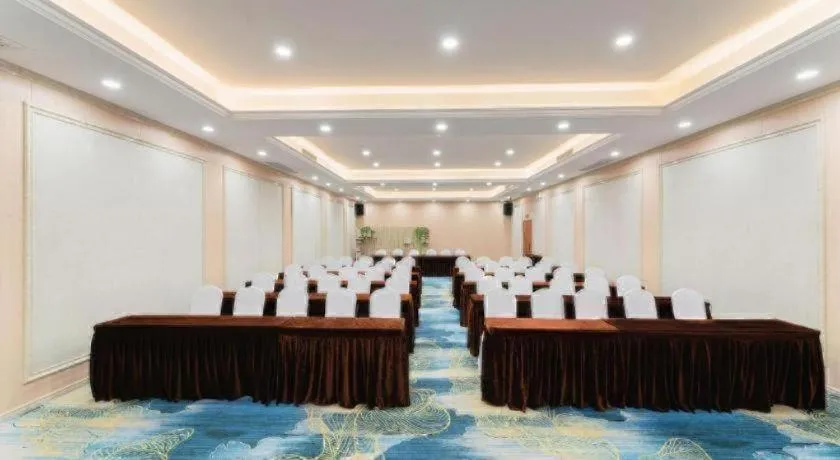 Echarm Hotel Guangzhou Changlong Shiqiao Metro Station