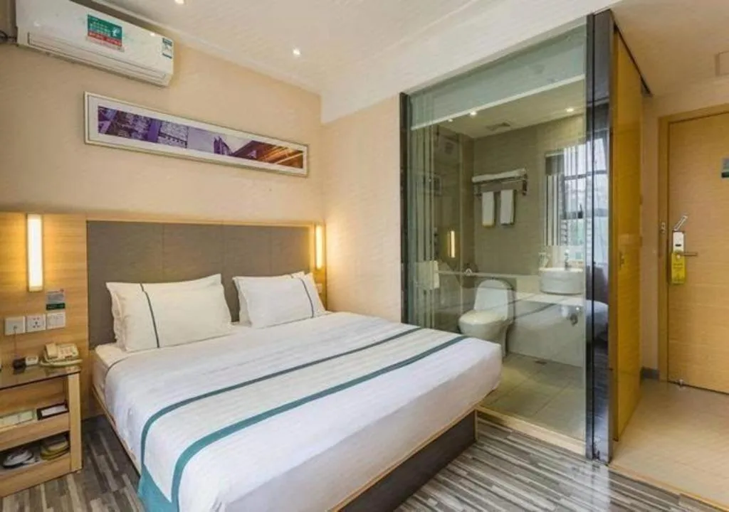 Bed in City Comfort Inn Guangzhou Tianhe District Tangxia Exhibition Center