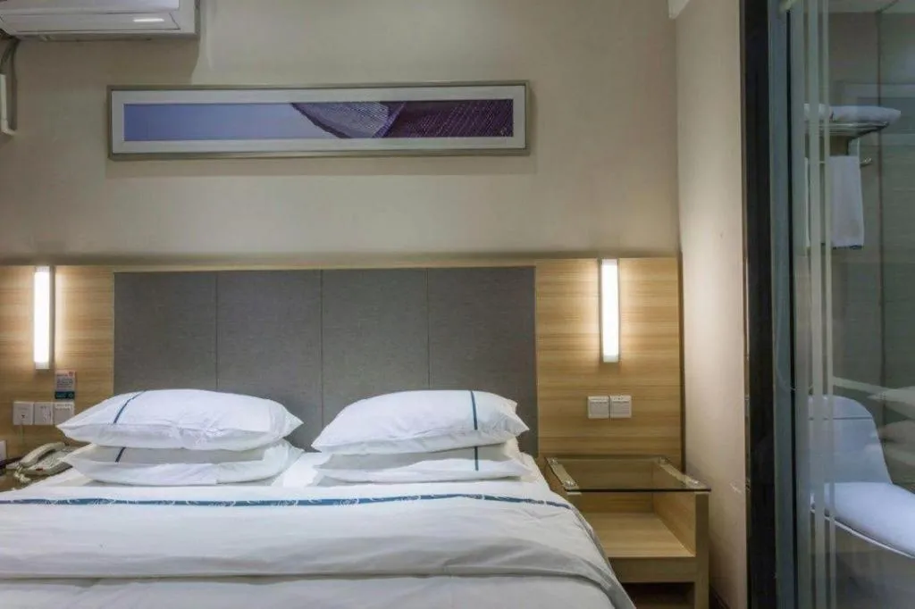 Bed in City Comfort Inn Guangzhou Tianhe District Tangxia Exhibition Center