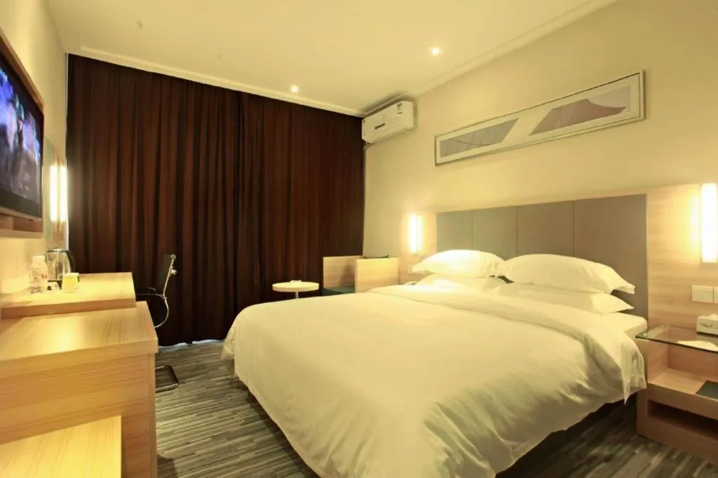 Bed in City Comfort Inn Guangzhou Tianhe District Tangxia Exhibition Center