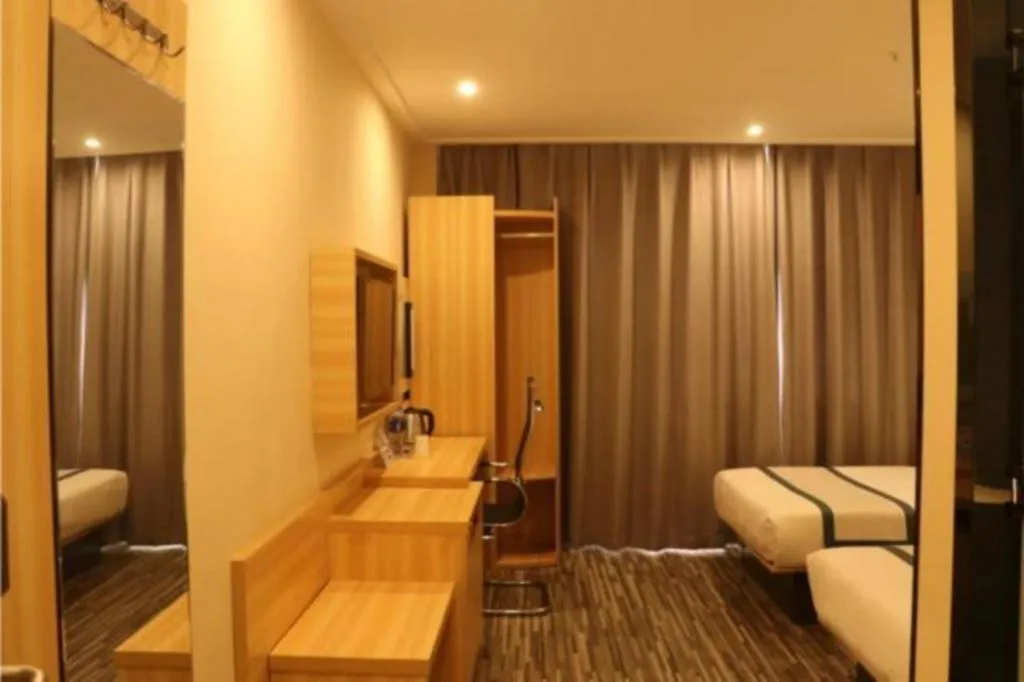 Bed in City Comfort Inn Wuhan Jinyinhu Garden Expo Park