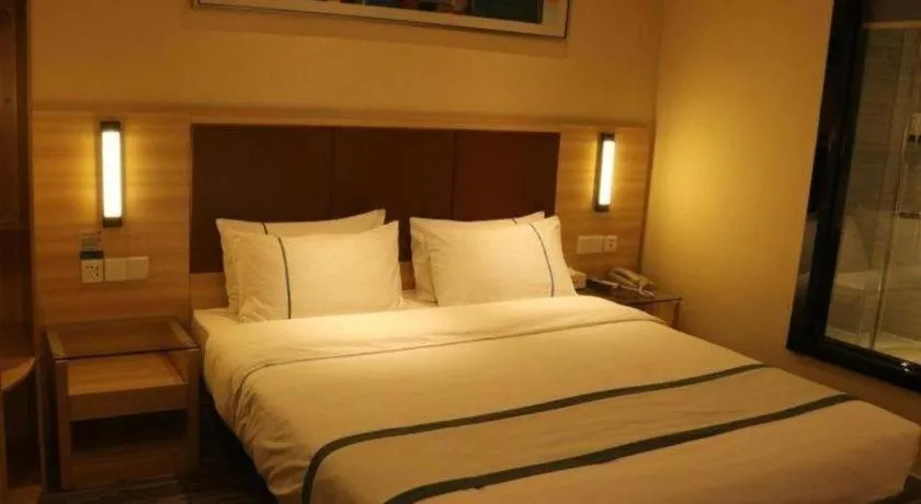 Bed in City Comfort Inn Wuhan Jinyinhu Garden Expo Park