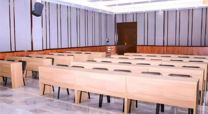 Borrman Hotel Maoming Avenue Donghui City