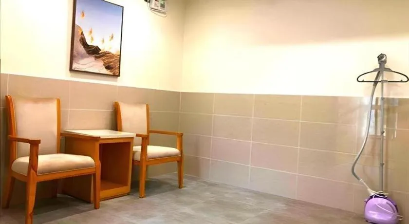 Borrman Hotel Zhanjiang Shimao Building High-speed Railway Station