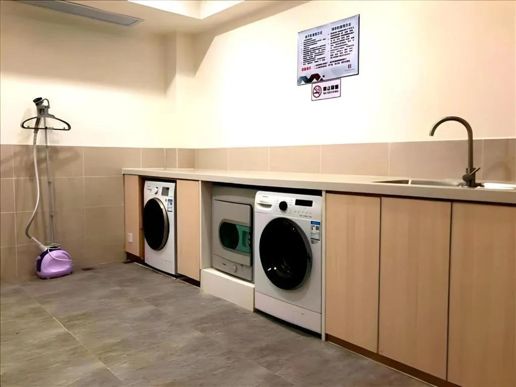 Borrman Hotel Zhanjiang Shimao Building High-speed Railway Station