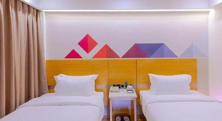 Bed in Borrman Hotel Zhanjiang Shimao Building High-speed Railway Station Bed in Borrman Hotel Zhanjiang Shimao Building High-speed Railway Station