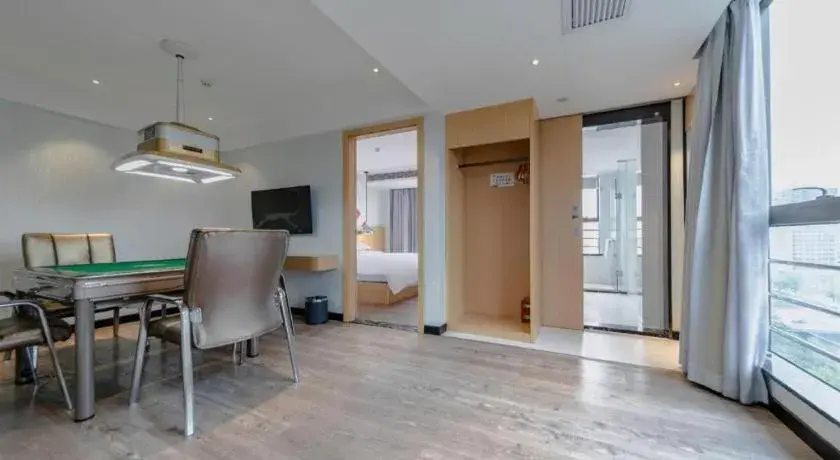 Bed in Borrman Hotel Puning International Commodity City Wantaihui Bed in Borrman Hotel Puning International Commodity City Wantaihui