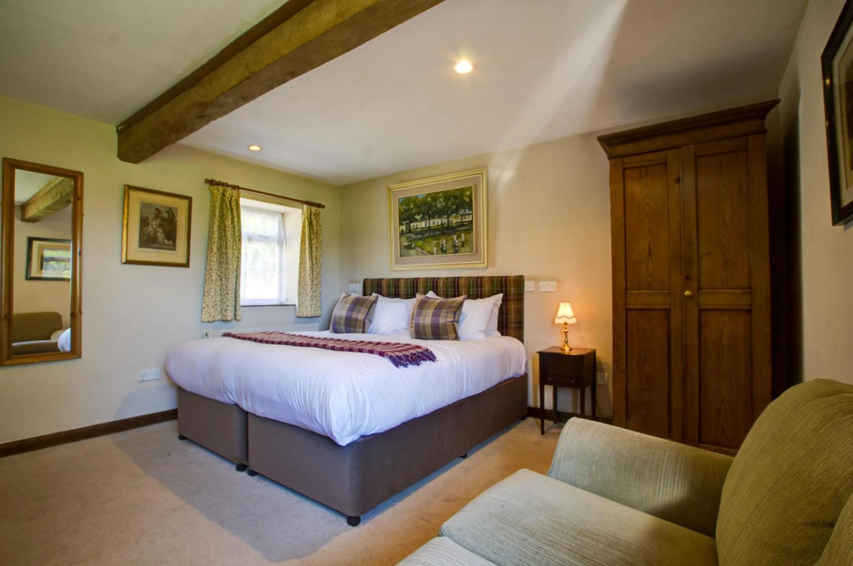 Bedroom, Bed in The Moonraker Hotel