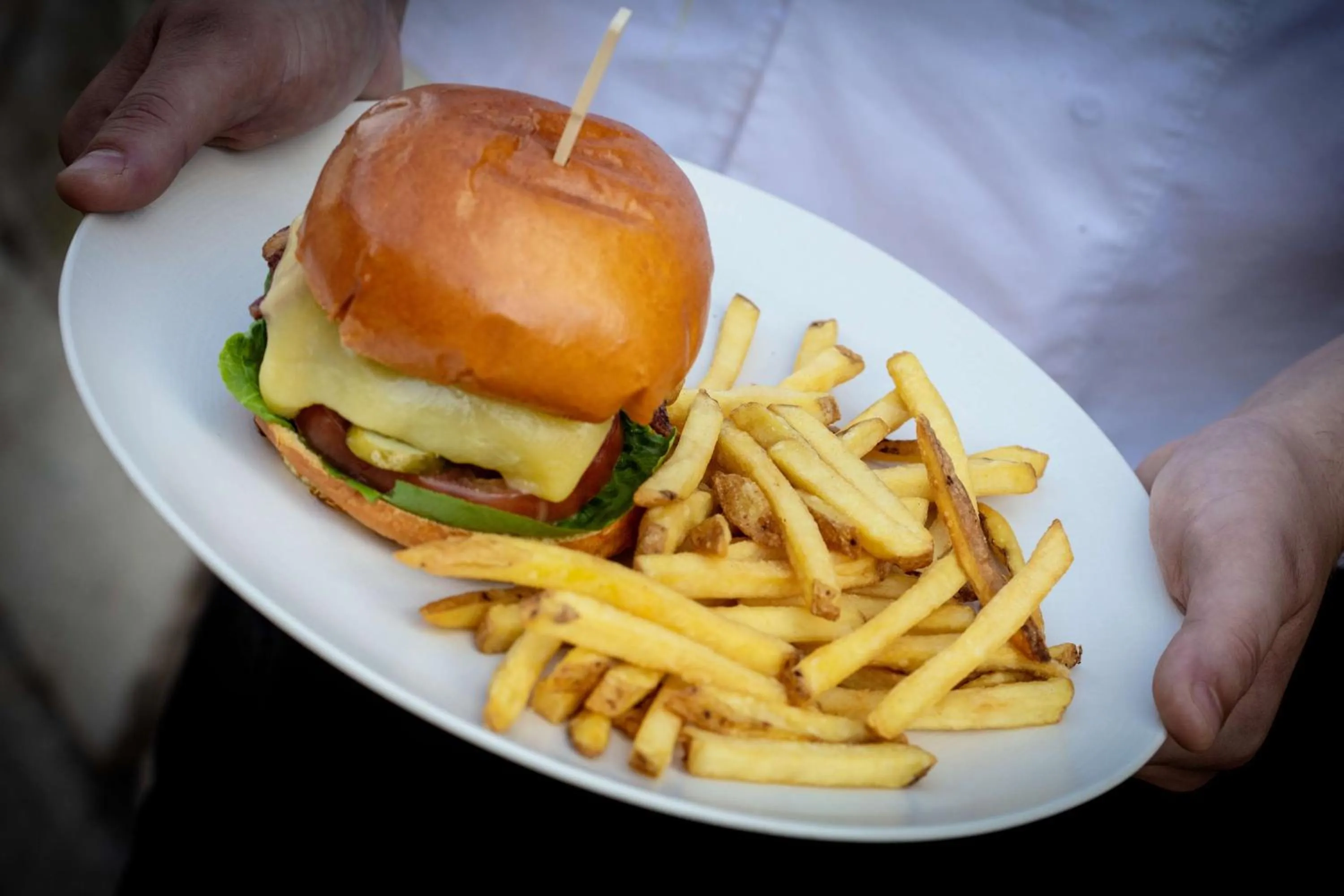 Restaurant/places to eat in The Moonraker Hotel