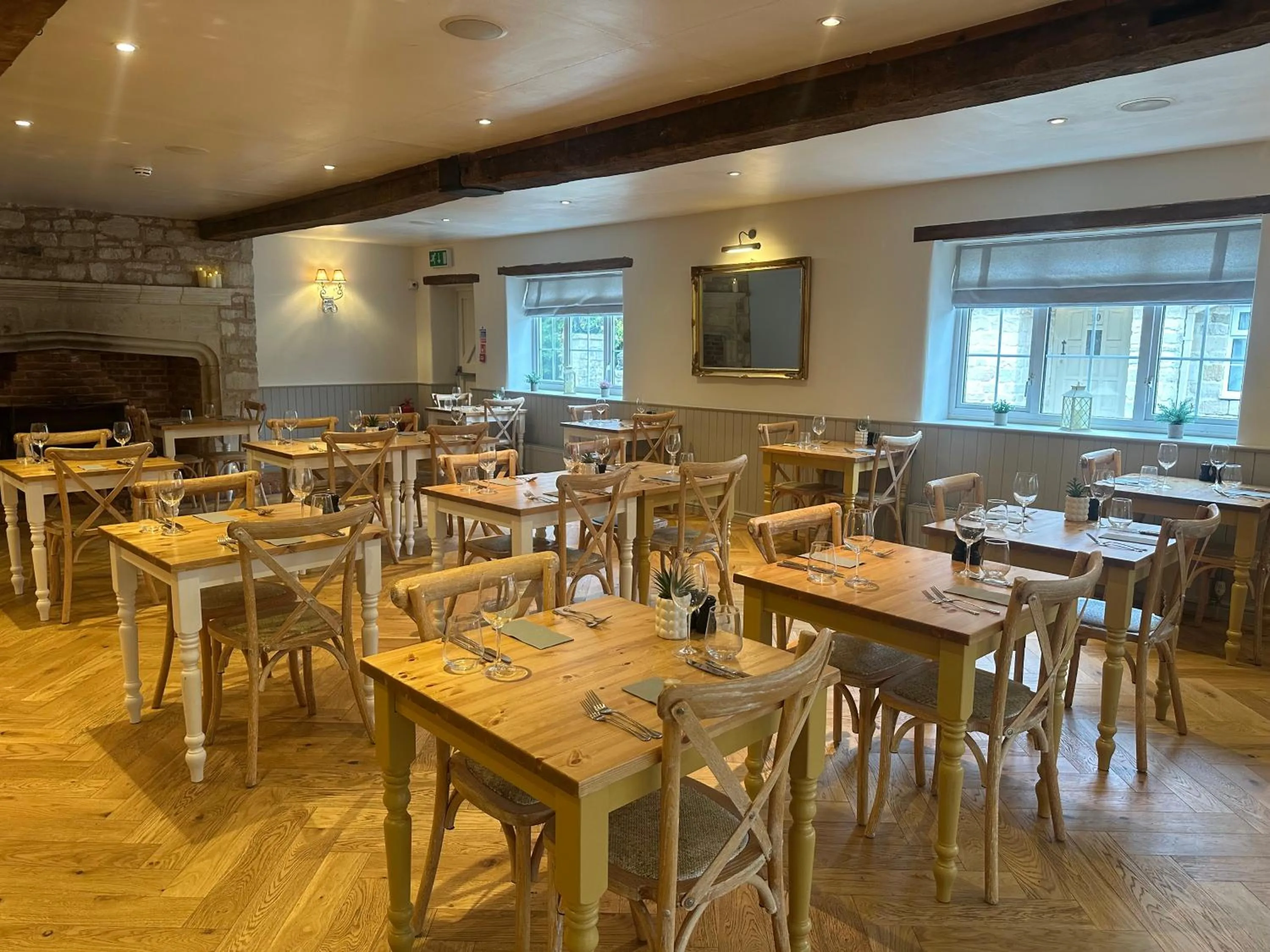 Restaurant/places to eat in The Moonraker Hotel