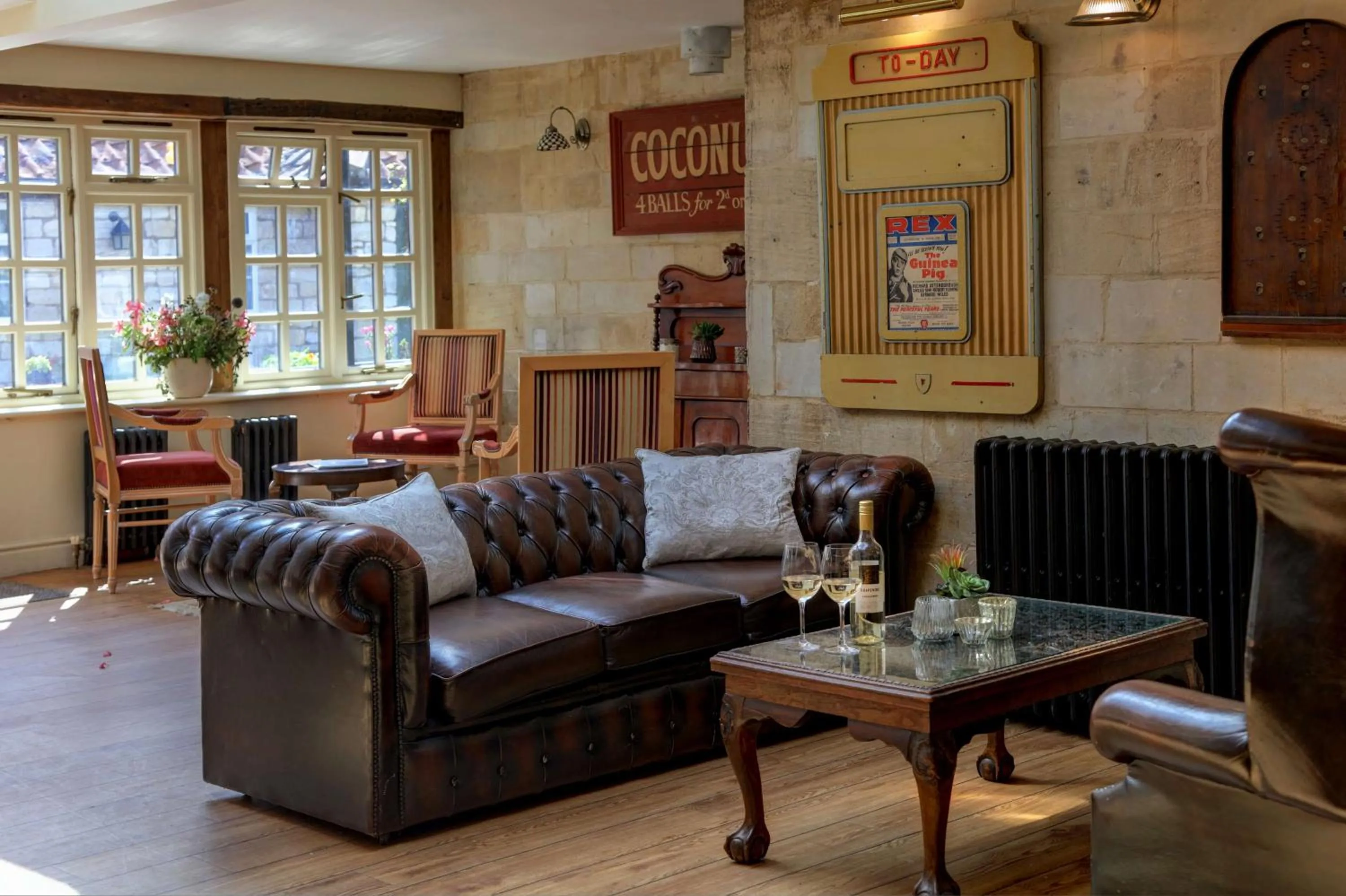 Lounge or bar in The Moonraker Hotel