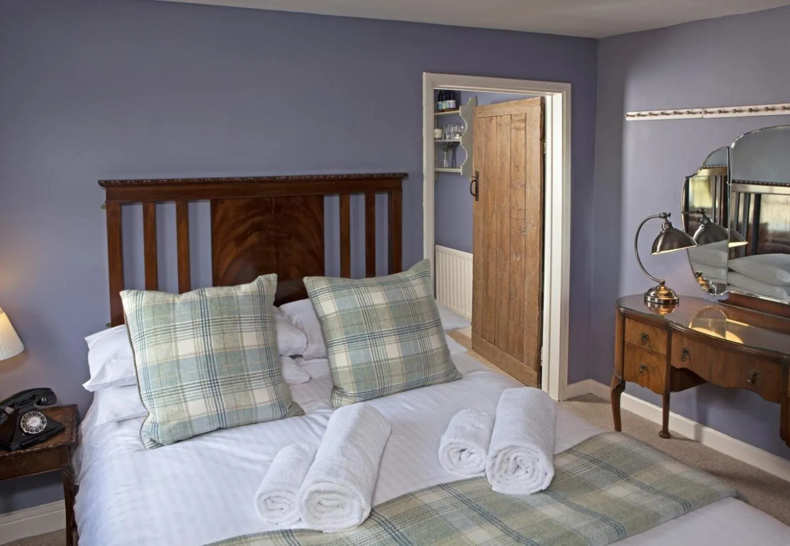 Bedroom, Bed in The Moonraker Hotel