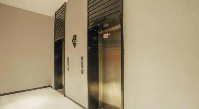 Echarm Hotel Xinyu Railway Station Baoshi Park