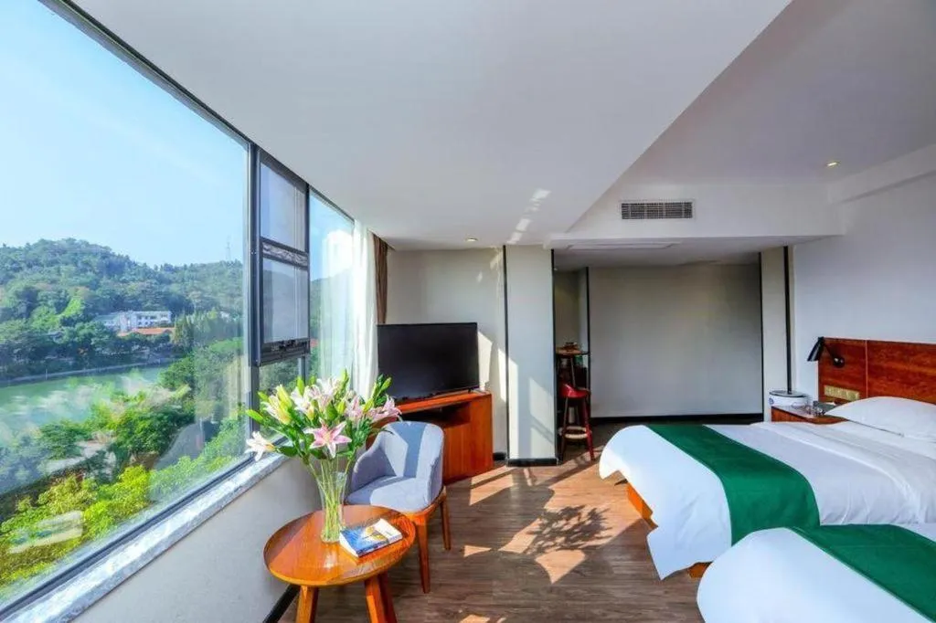 Bed in Immersing Hotel Guilin Two Rivers and Four Lakes Dongxi Alley