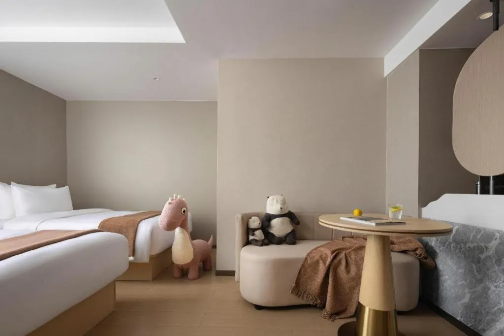 Bed in Immersing Hotel Guilin Two Rivers and Four Lakes Dongxi Alley