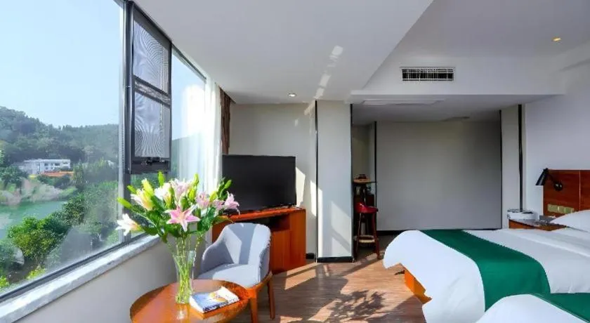 Bed in Immersing Hotel Guilin Two Rivers and Four Lakes Dongxi Alley