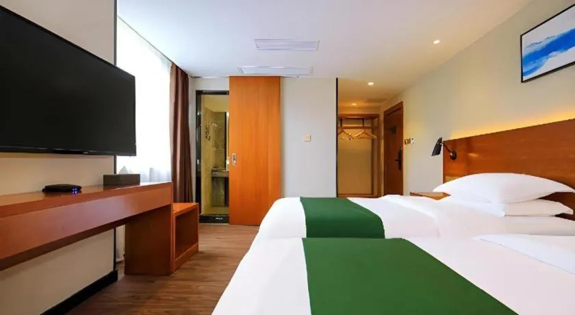 Bed in Immersing Hotel Guilin Two Rivers and Four Lakes Dongxi Alley
