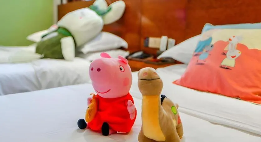 Bed in Immersing Hotel Guilin Two Rivers and Four Lakes Dongxi Alley