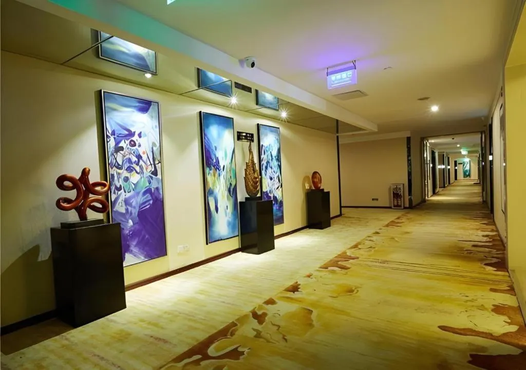 Borrman Hotel Guangzhou Changlong Shiqiao Metro Station