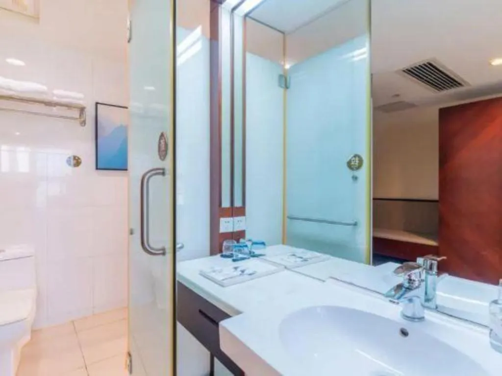 Borrman Hotel Guangzhou Changlong Shiqiao Metro Station