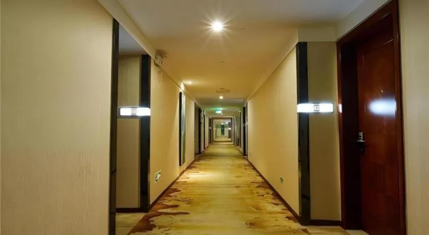 Borrman Hotel Guangzhou Changlong Shiqiao Metro Station