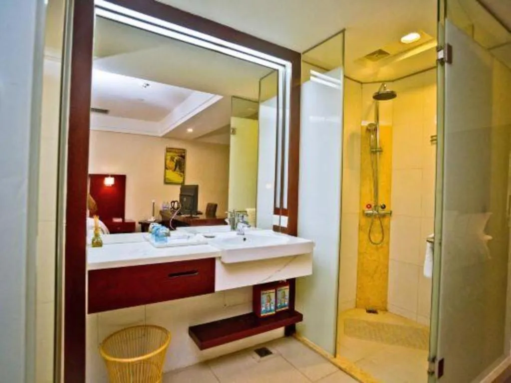 Borrman Hotel Guangzhou Changlong Shiqiao Metro Station