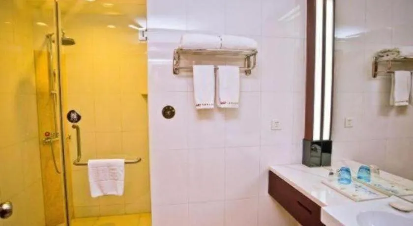 Borrman Hotel Guangzhou Changlong Shiqiao Metro Station