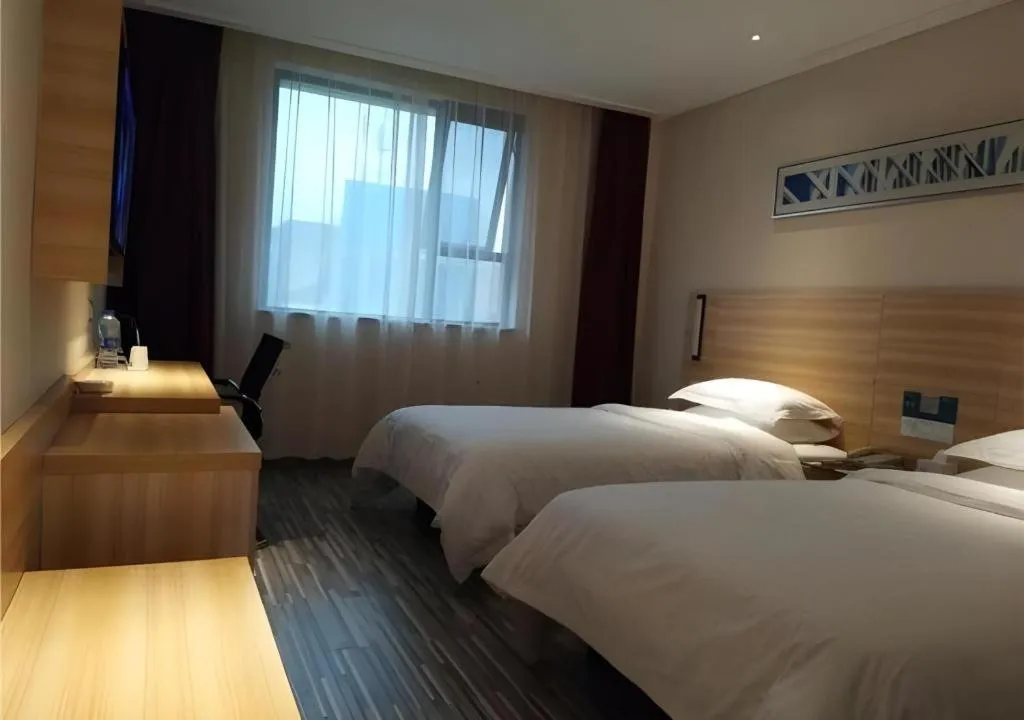 Bed in Jtour Inn Huanggang Hongan Lieshi Lingyuan