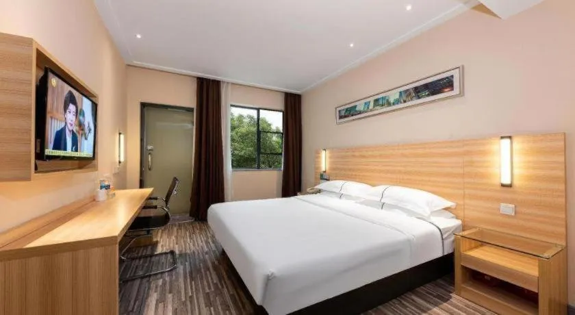 Bed in Jtour Inn Huanggang Hongan Lieshi Lingyuan