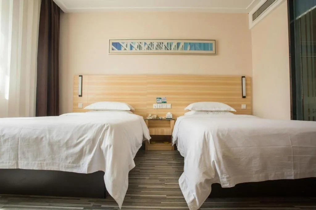 Bed in Jtour Inn Huanggang Hongan Lieshi Lingyuan