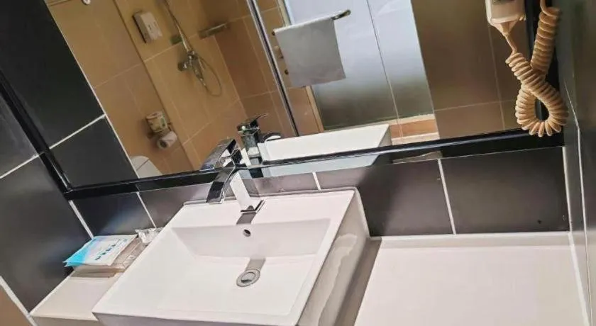 JTOUR Inn Maoming Gaozhou Guabangling Park