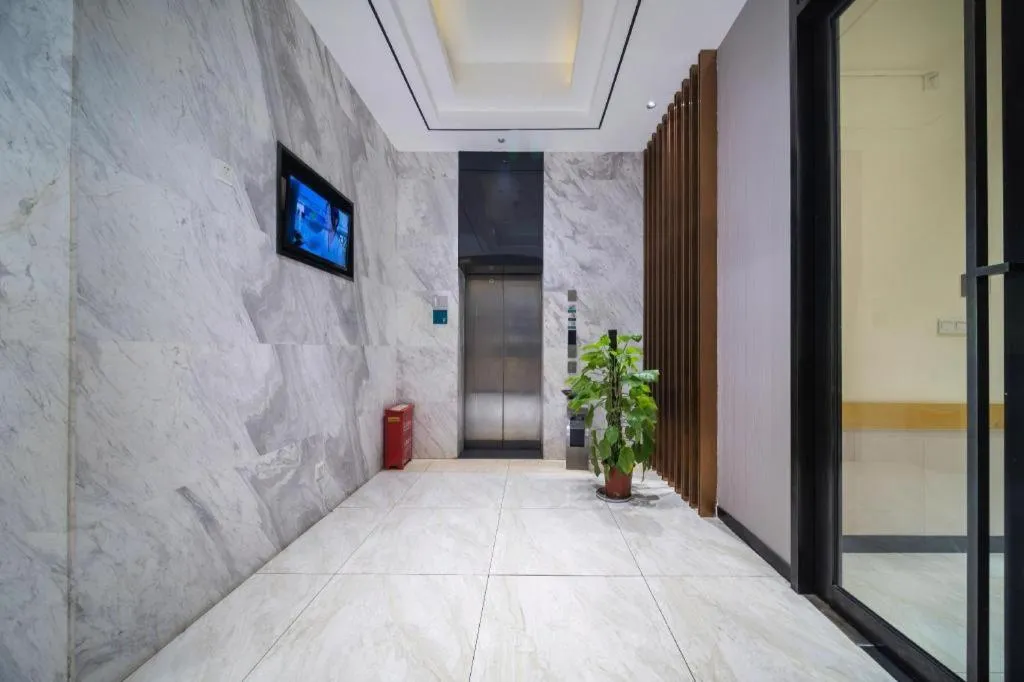 Bed in City Comfort Inn Wuhan East Lake Scenic Area Happy Valley