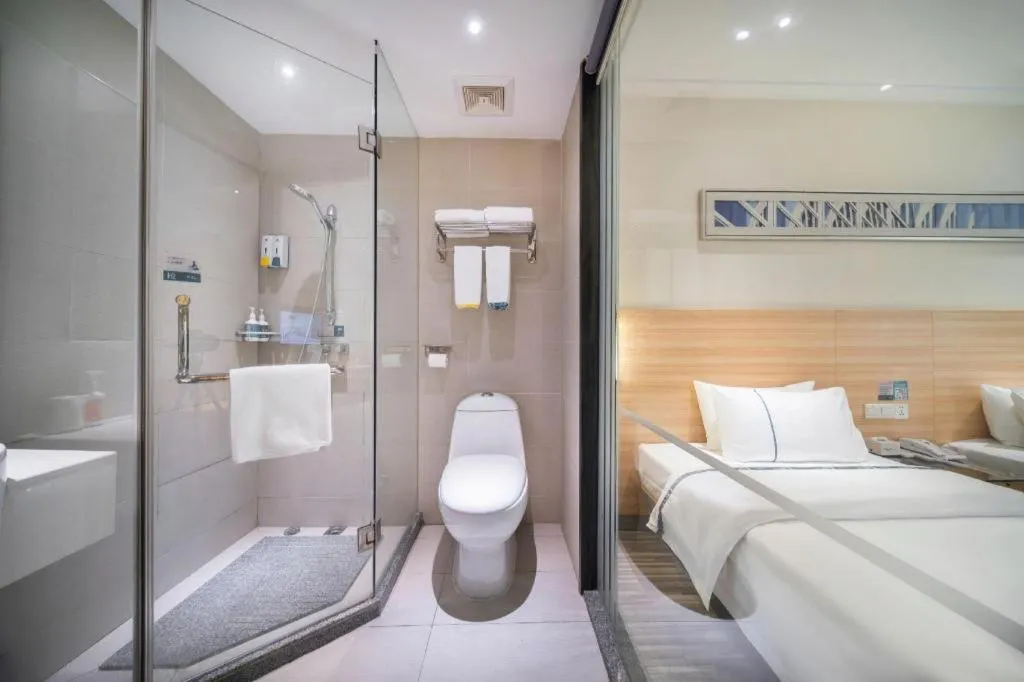 Bed in City Comfort Inn Wuhan East Lake Scenic Area Happy Valley